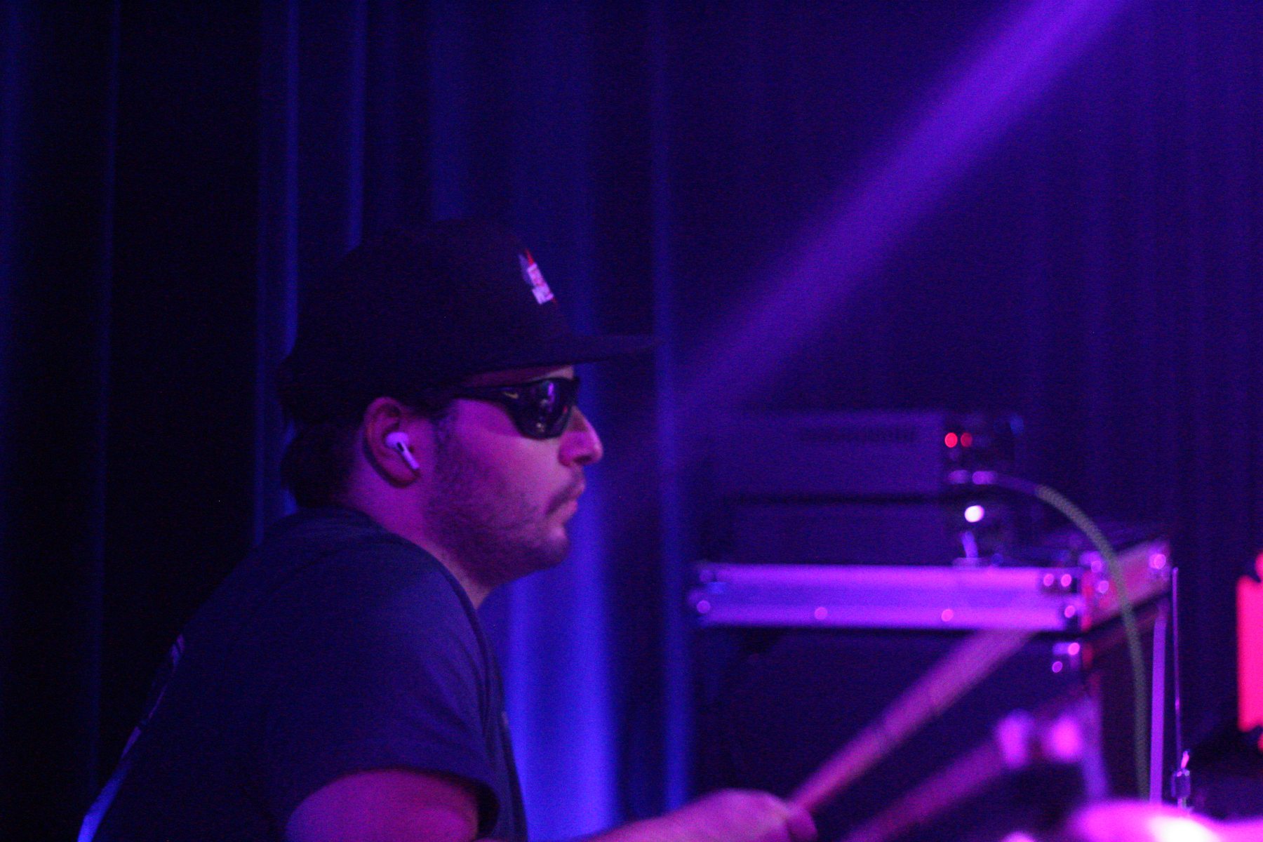Don't Flinch performing live — photo 6
