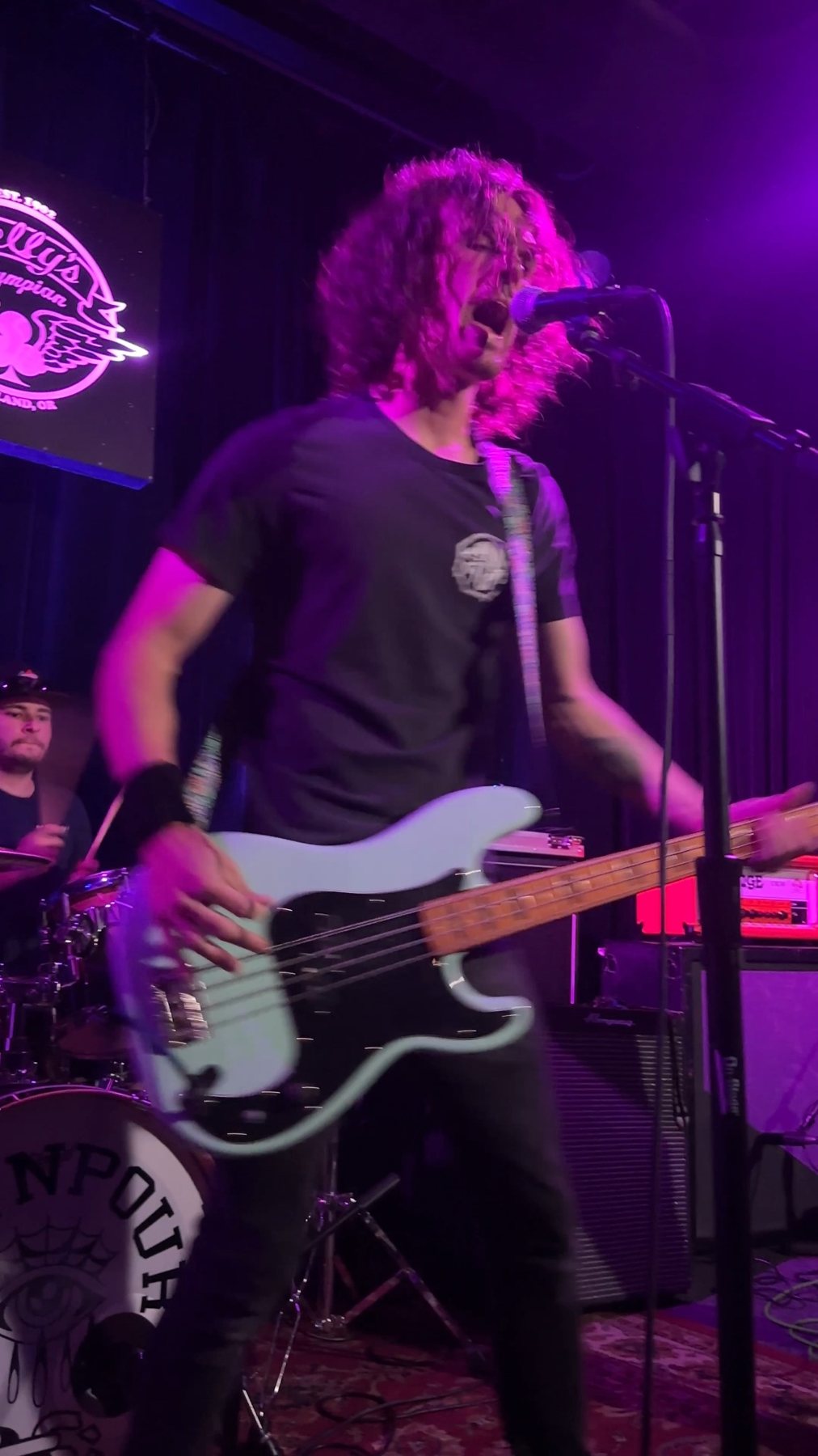 Don't Flinch performing live — photo 8