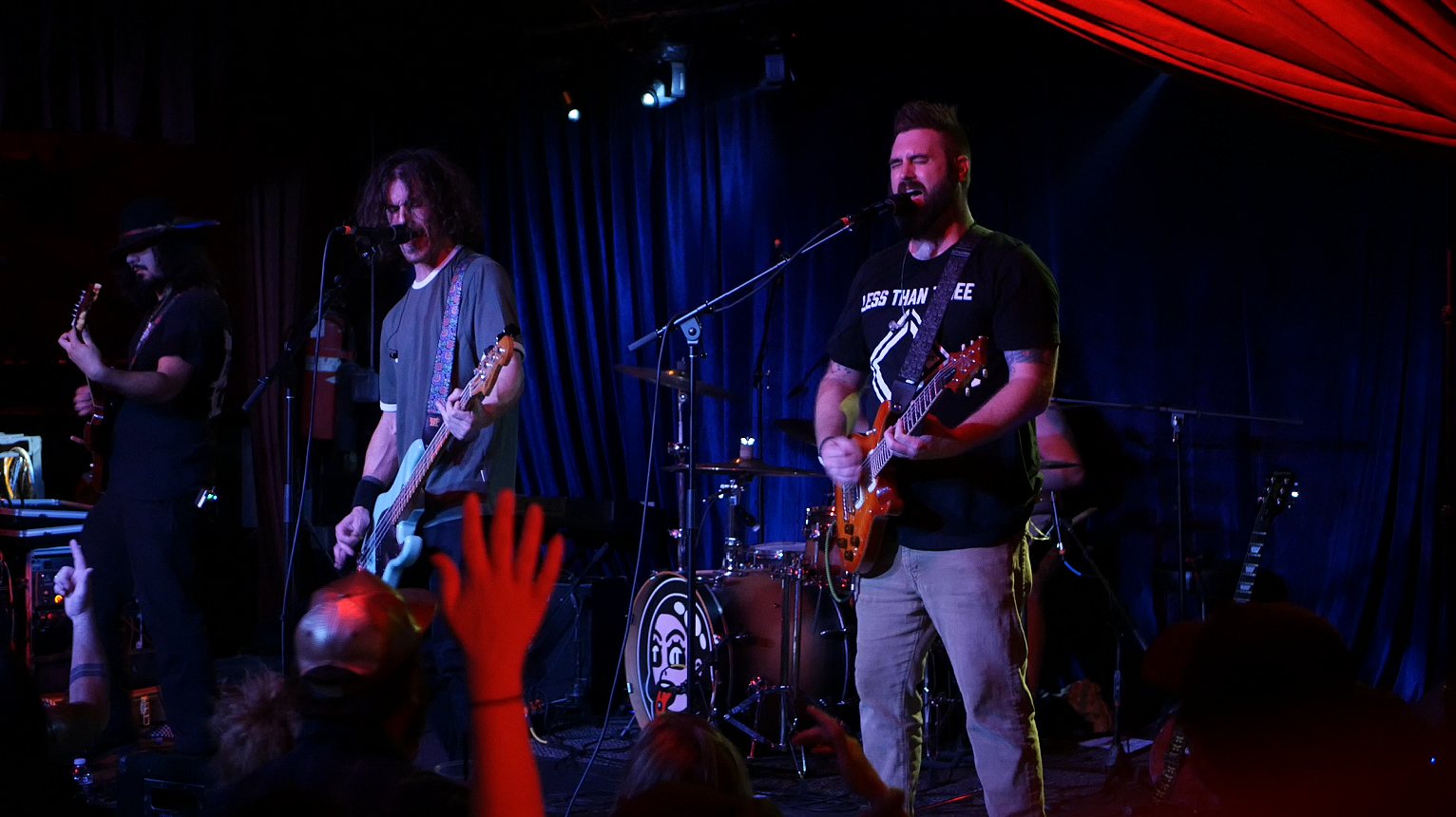 Don't Flinch performing live — photo 13